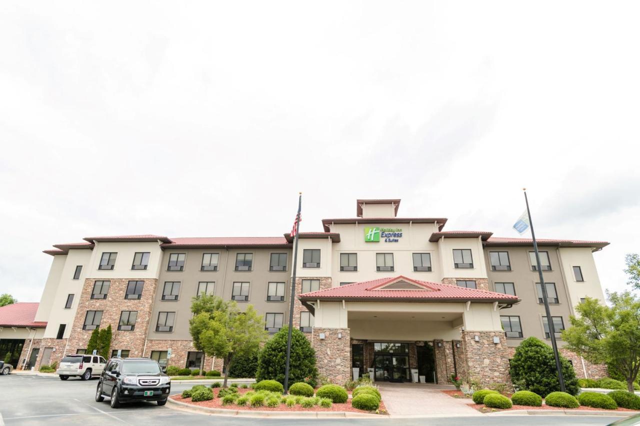 列克星敦西北葡萄园智选假日套房酒店 外观 照片